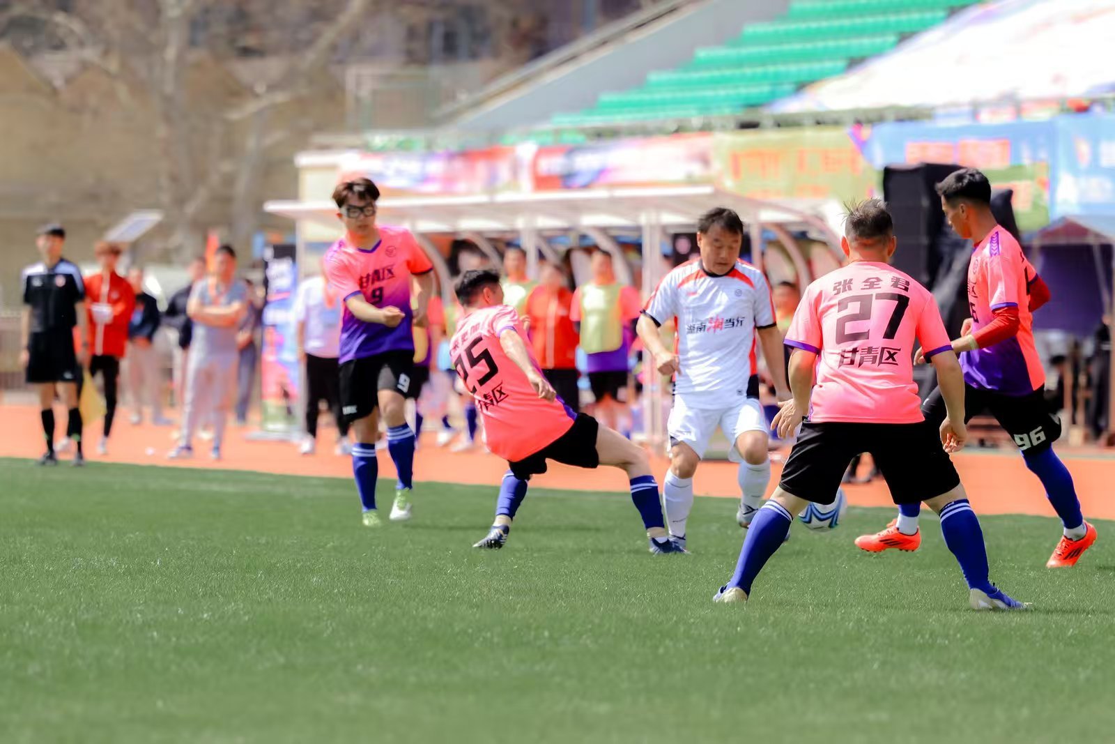 无人机“空投”开球！专属顺丰小哥的足球赛在长沙开幕