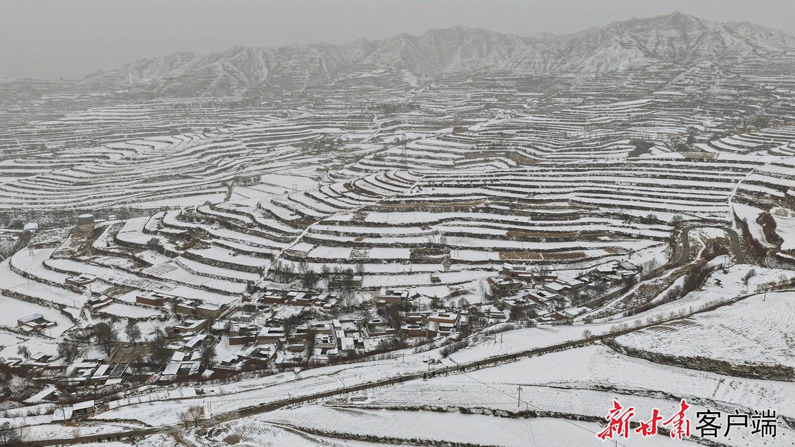 3月13日，永靖县迎来降雪天气，雪后的山乡银装素裹，宛如水墨画卷。新甘肃&middot;甘肃日报通讯员　史有东