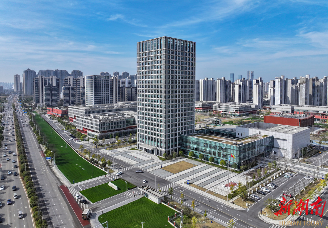 3月13日，位于湖南农业大学与省农科院之间的岳麓山实验室。湖南日报全媒体记者 郭立亮 摄