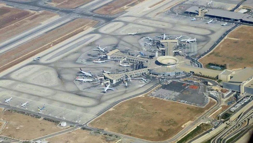 以媒：以色列最大机场遭导弹弥留，三架飞机受损