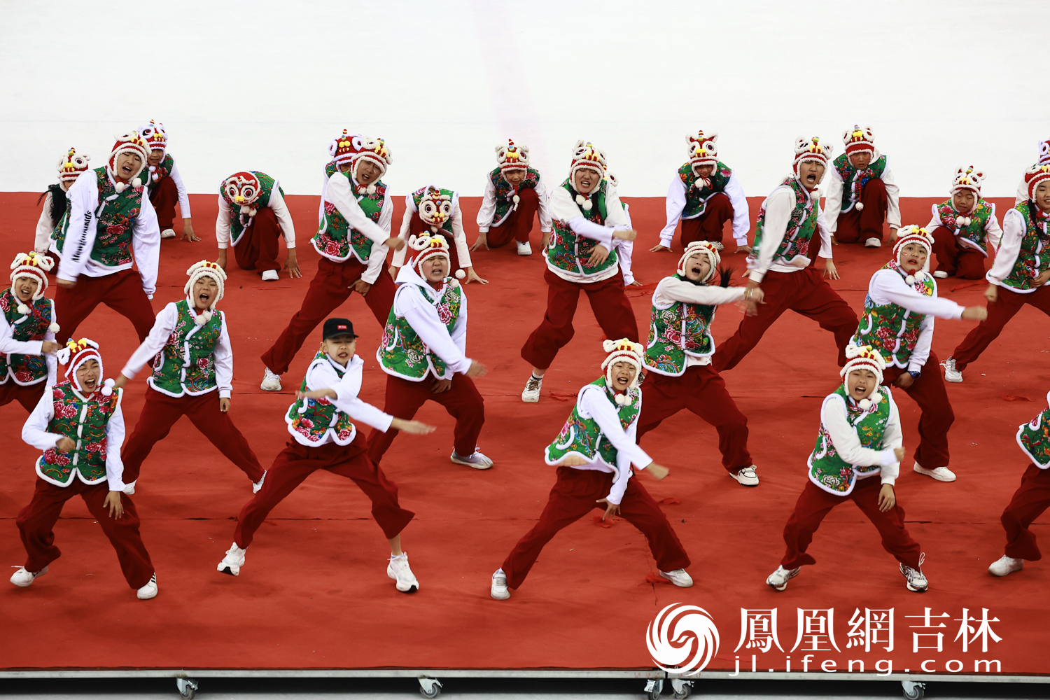 吉林市冰超联赛上演第三场激战