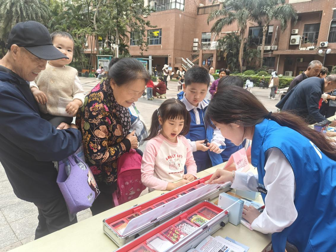 植绿护绿筑生态,永丰社区开展植树节禁毒宣传活动