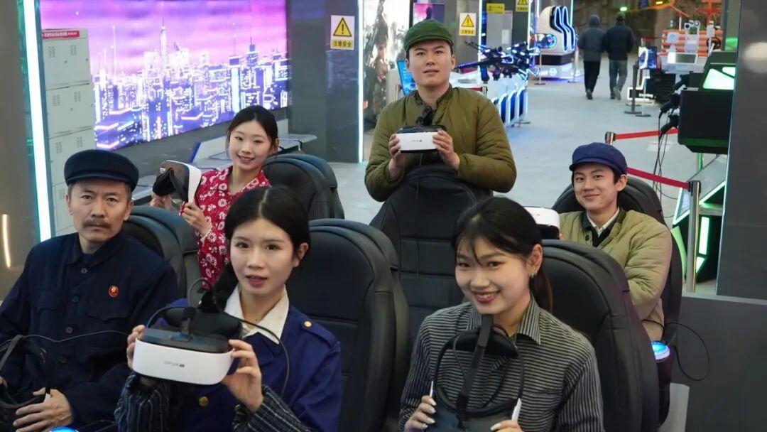 ▲正在VR体验的演员们