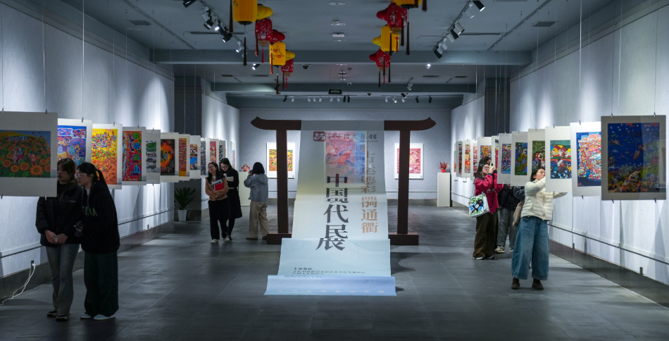 100余件中国现代民间绘画在江西省文化馆免费展出 持续至4月20日