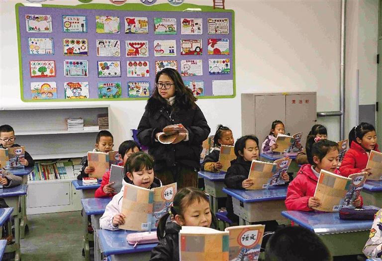 李云浩老师给学生上课