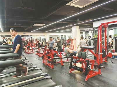 南昌春日运动消费持续升温 专家提醒:科学运动 安全健身