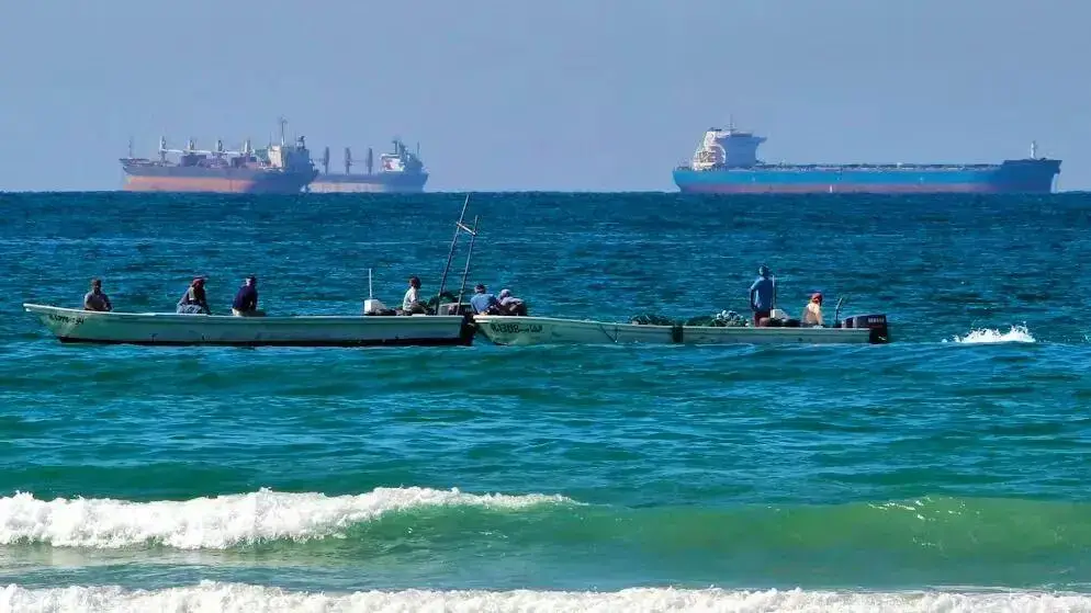 涉及护航霍尔木兹,日方正研究如何搪塞特朗普