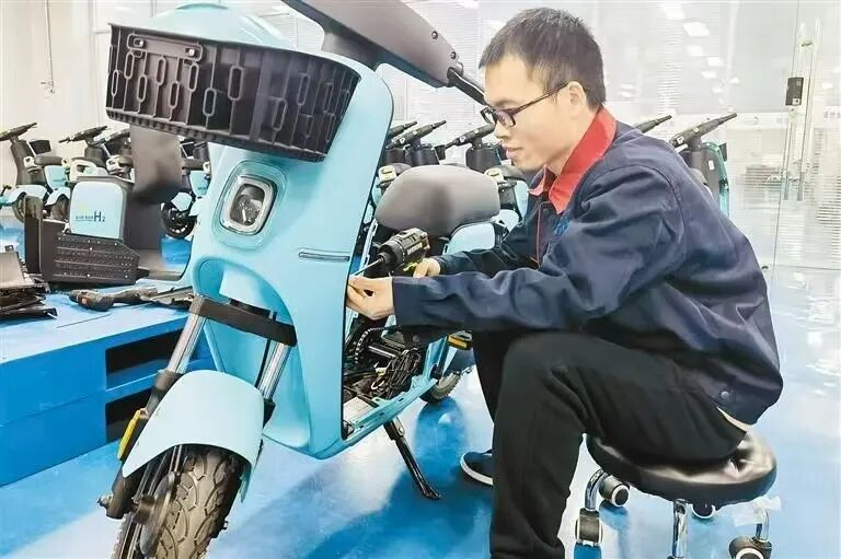 氢能助力车研发车间（资料图）