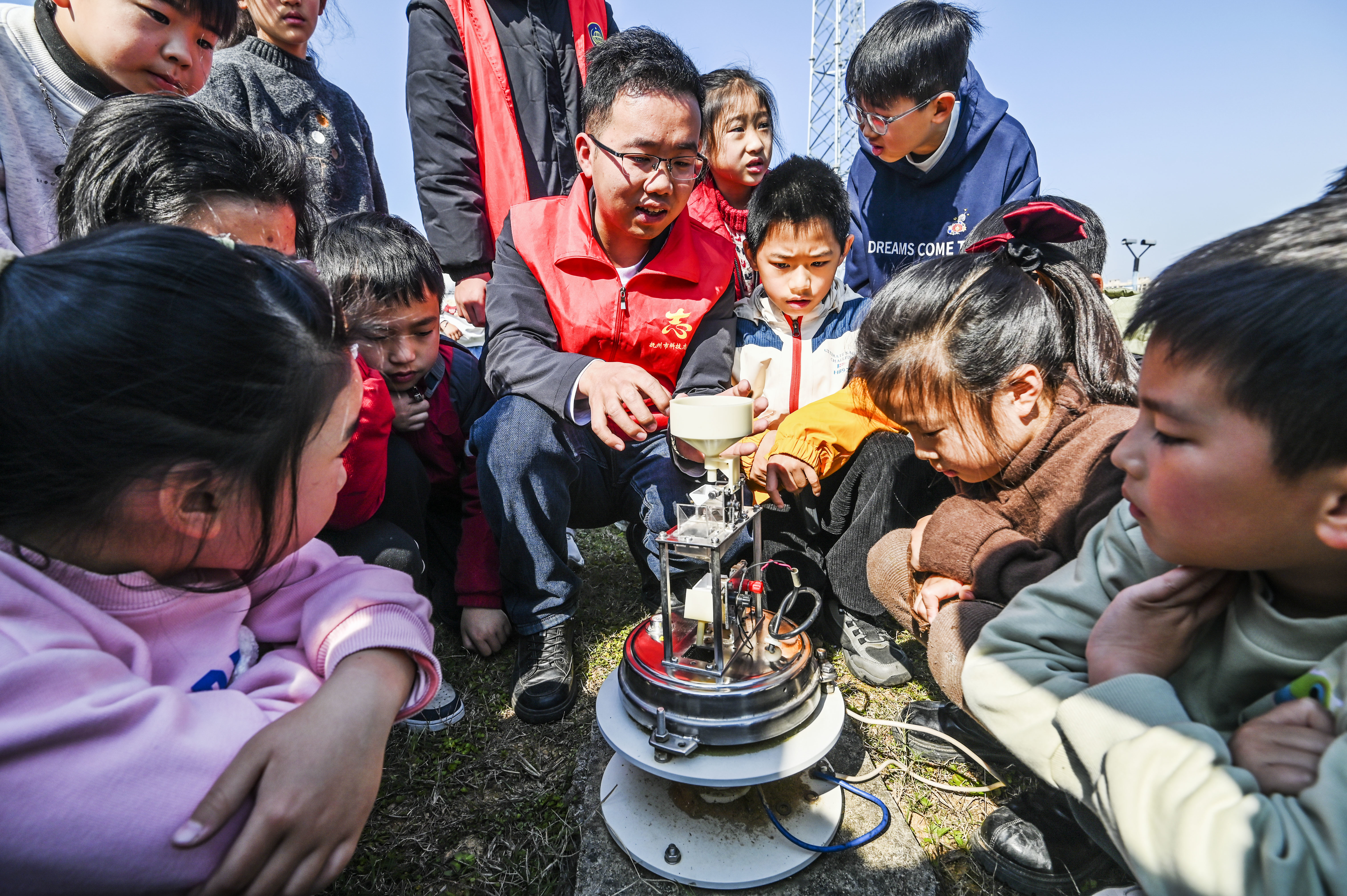 抚州多地开展气象科普活动迎接世界气象日