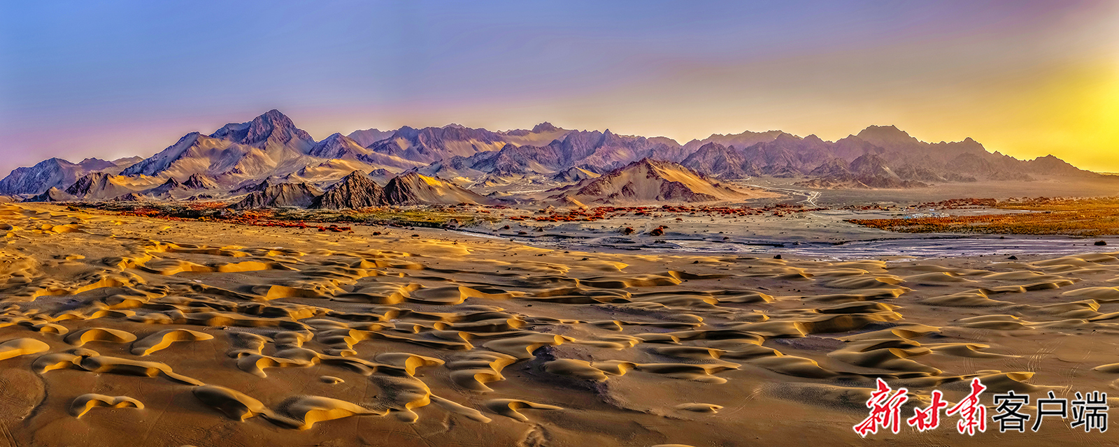 一等奖《光影胡杨峡》（组照之一）　裴正琪