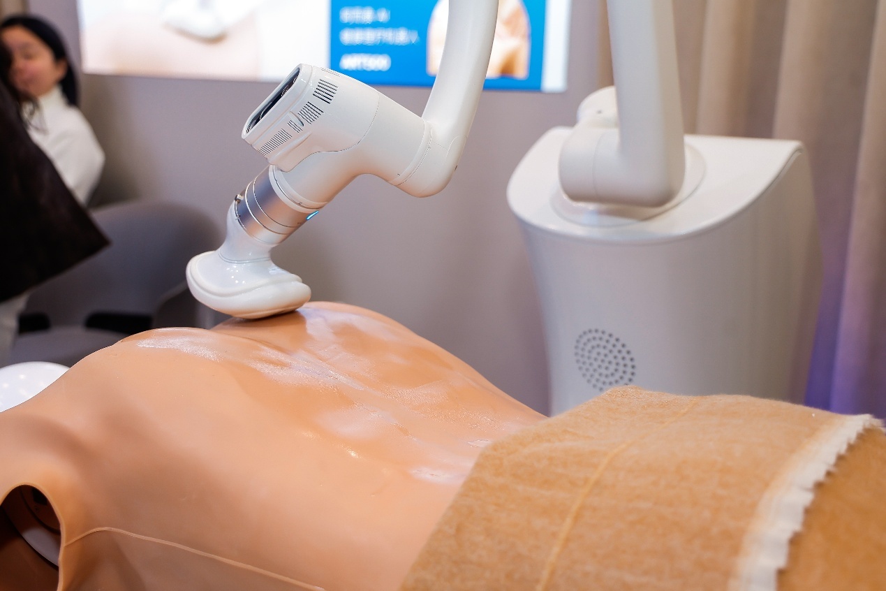 荣泰以硬核技术革新定义智能按摩新高度解锁全场景健康理疗新体验(图4)