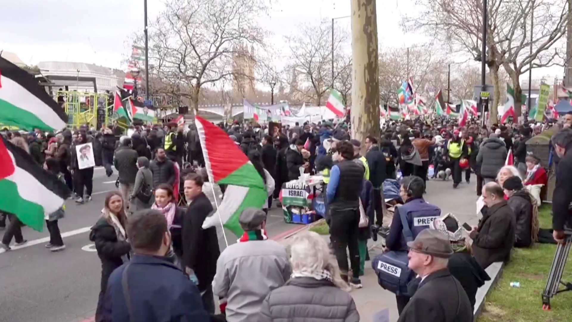 英国伦敦民众集会抗议美国与以色列对伊朗战争