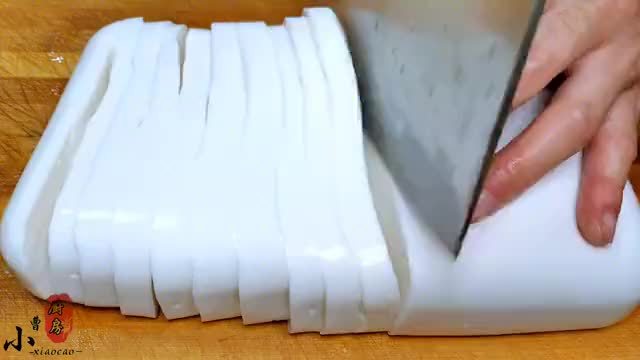 用花生米做豆腐，不用石膏和内脂，一斤花生做六斤豆腐，细腻嫩滑