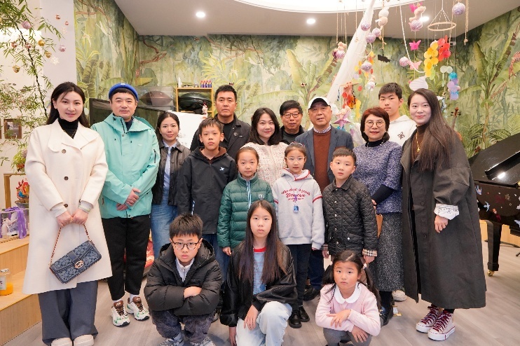 文艺工作者走基层来到萨莎公学艺术中心