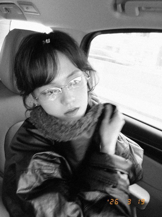 搜狐娱乐讯 近日，文淇出现在某活动上，她身穿黑色皮衣好大气。