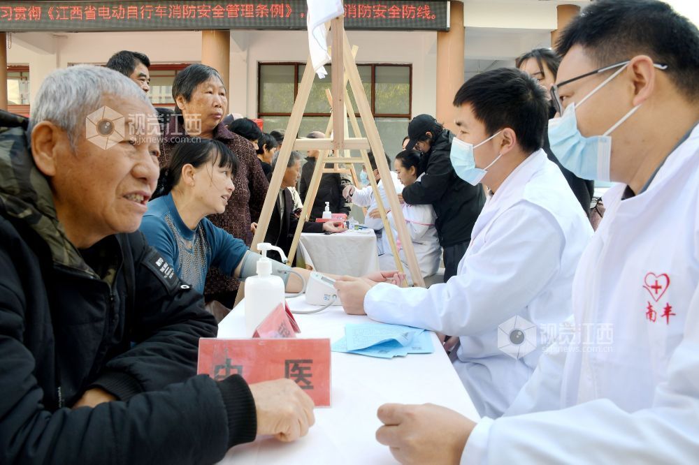 江西南丰：中医养生进社区（图）