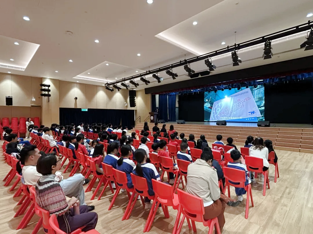 大赛团队在澳门进行的校内宣讲活动