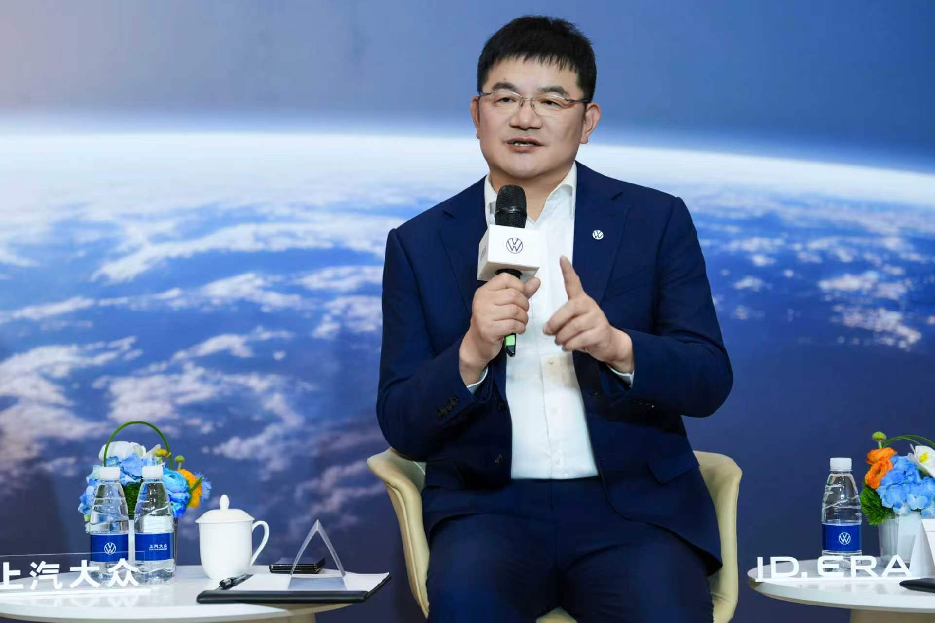 从“燃油车王者”到“增程新王”，上汽大众诉说野心