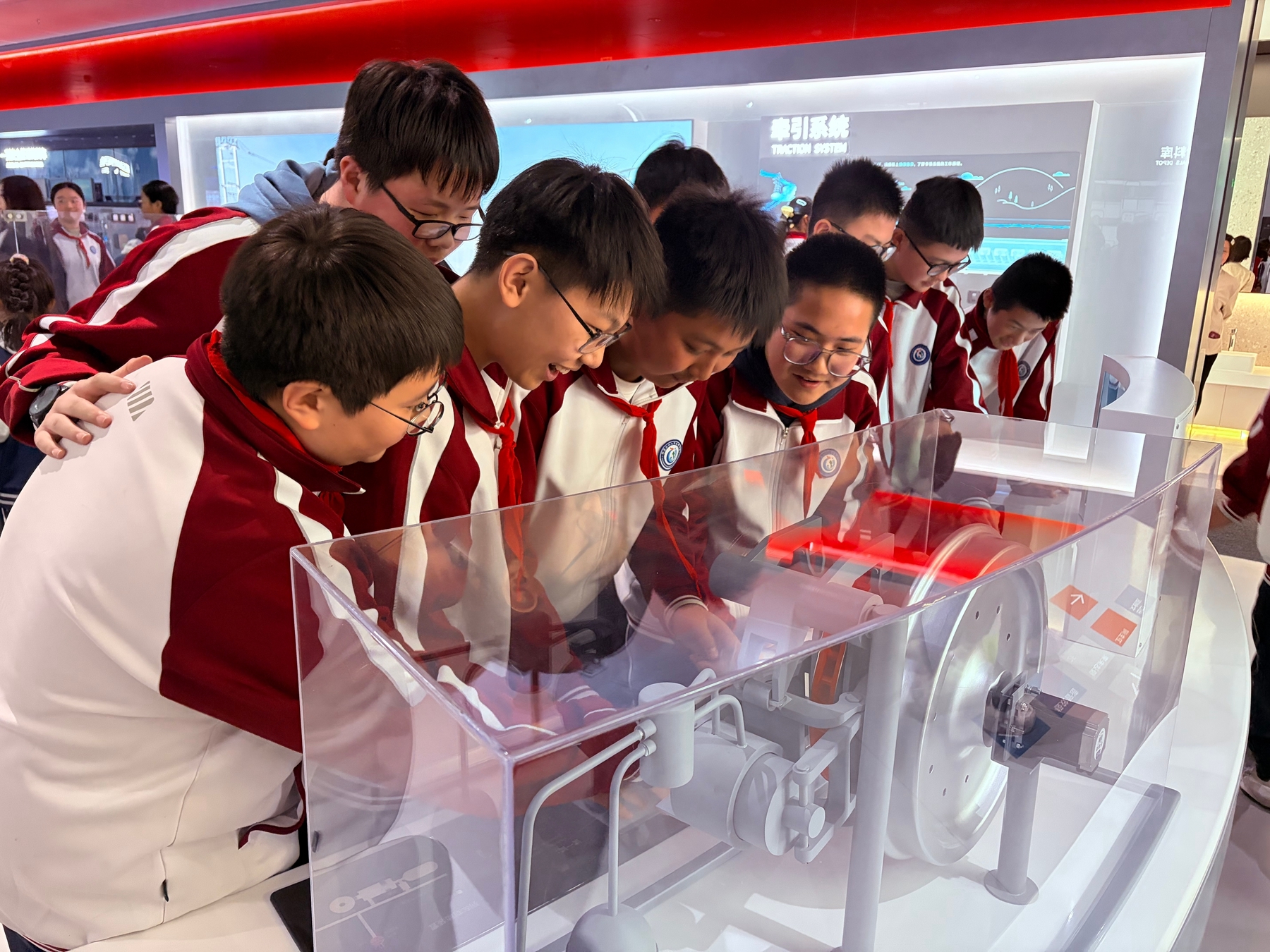 中车文化科技公司与青岛大学共建“大中小思政一体化实践教育基地”暨研学产品发布会成功举办