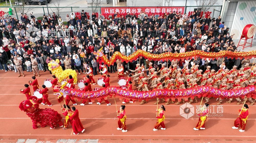 2026年3月15日，江西省宜春市万载县举行2026年上半年新兵入伍欢送仪式。