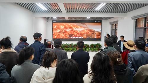 观看“永新味道”宣传片