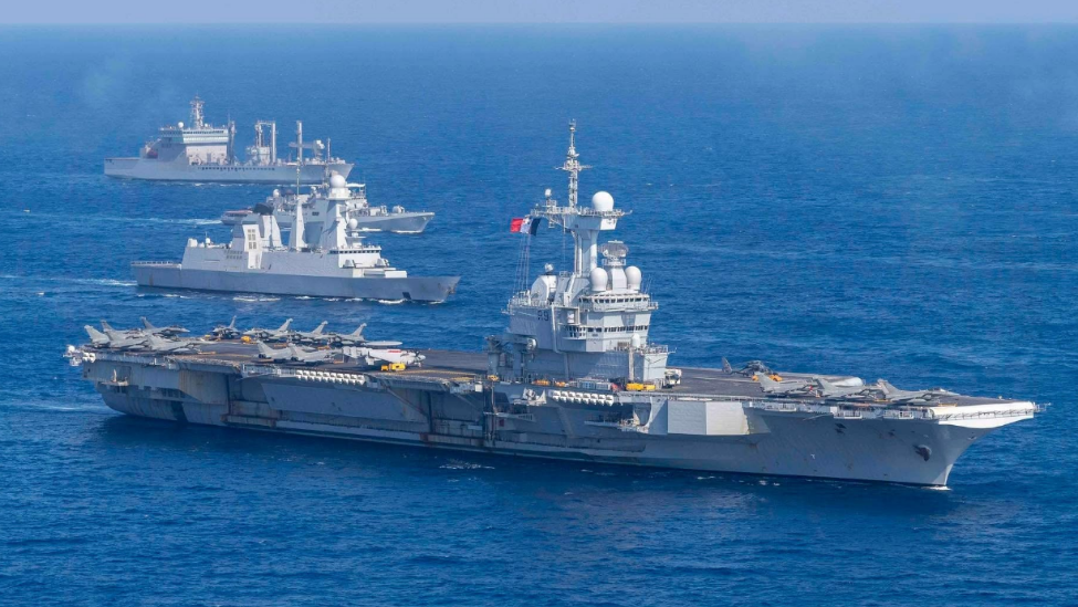 此前法国总统马克龙示意，谋略向霍尔木兹海峡派出包括“戴高乐”号航母在内的舰队进行护航。