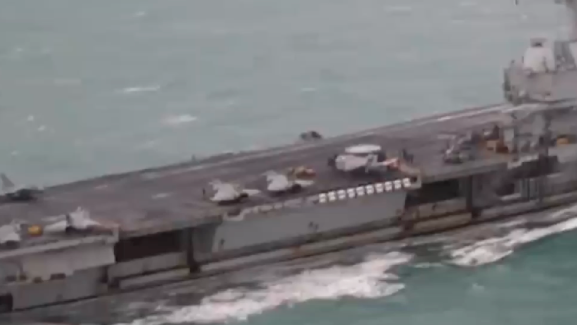 “令人震惊的安全失误”，法国一水兵在戴高乐航母上跑圈，并在健身app上晒记录，意外暴露航母位置