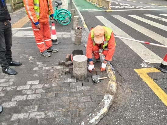 西安经开区:站好“护学岗” 筑牢“安全网”