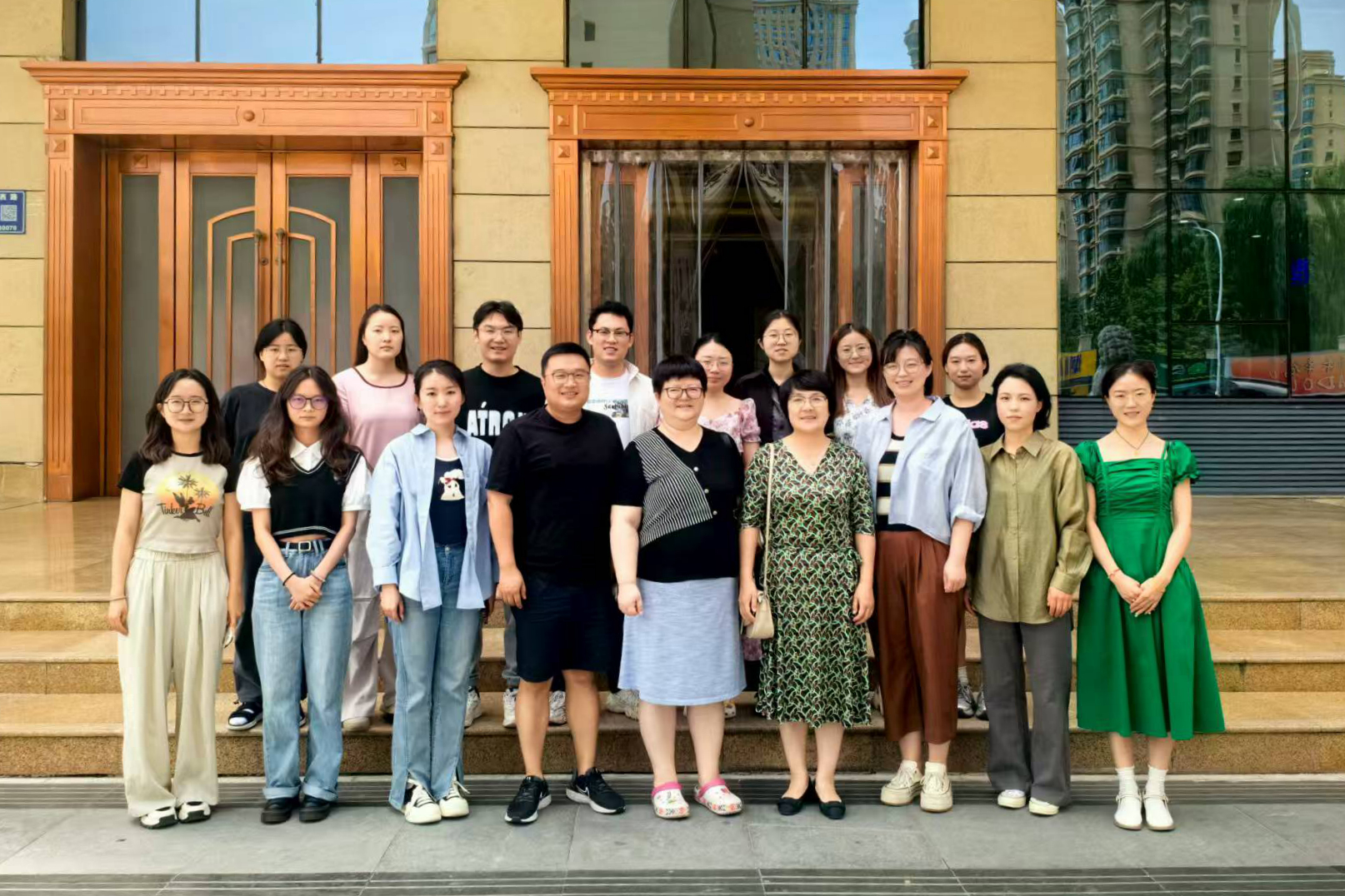 葡萄酒微生物技术与风味创新团队合影