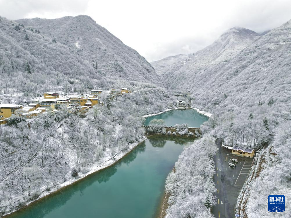 3月18日拍摄的官鹅沟景区雪景（无人机照片）