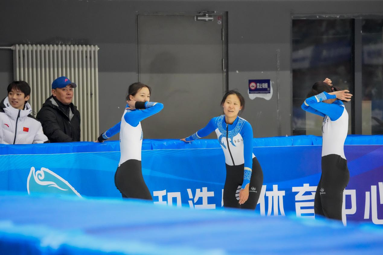 短道速滑全国冠军赛女子3000米接力：内蒙古队摘铜