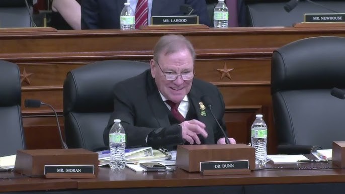 美议员紧张：中国在医药领域，也上演稀土剧本