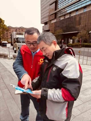 中國(guó)人壽上海市分公司快遞員消保宣傳專項(xiàng)活動(dòng)現(xiàn)場(chǎng)