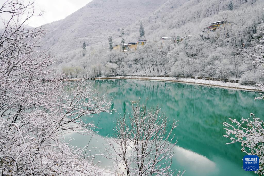3月18日拍摄的官鹅沟景区雪景