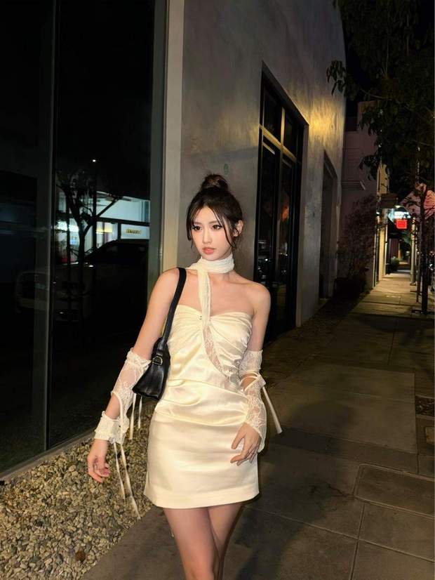 徐朵肌肤白皙，身材超好。