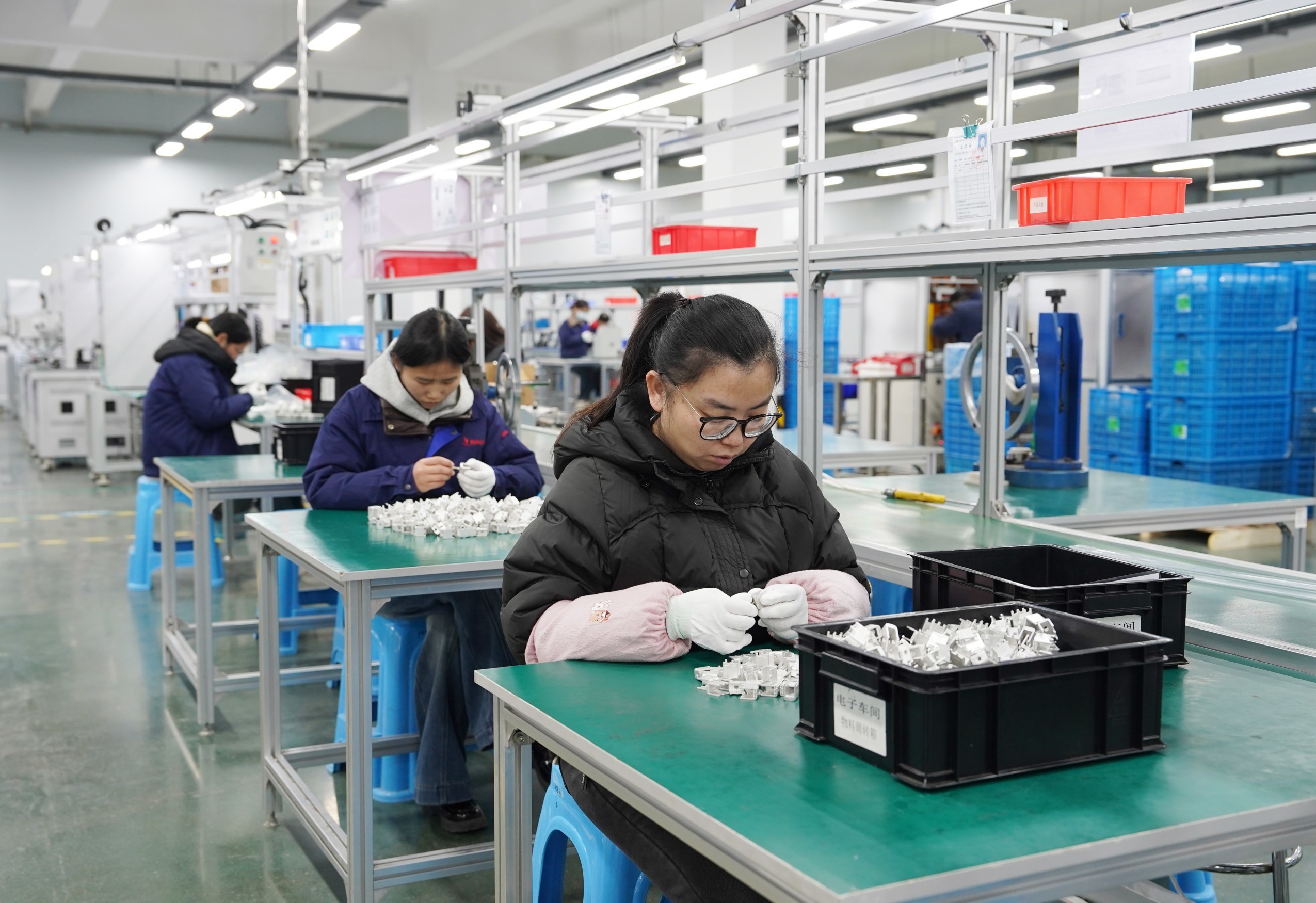 江西新余：家门口就业（图）