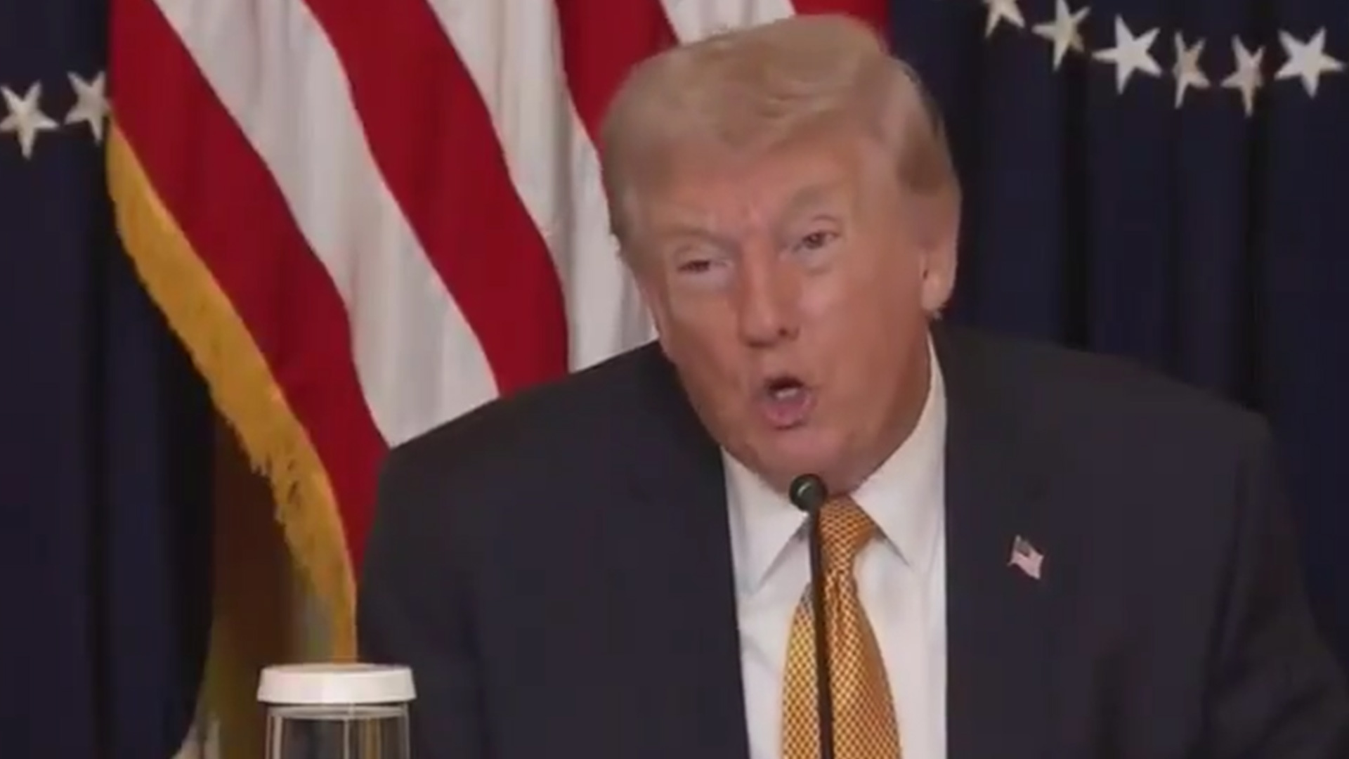 特朗普：某位前总统跟我说真希望是他打的伊朗，美国在世前总统集体否认：不是我，网友：那只有一种可能…