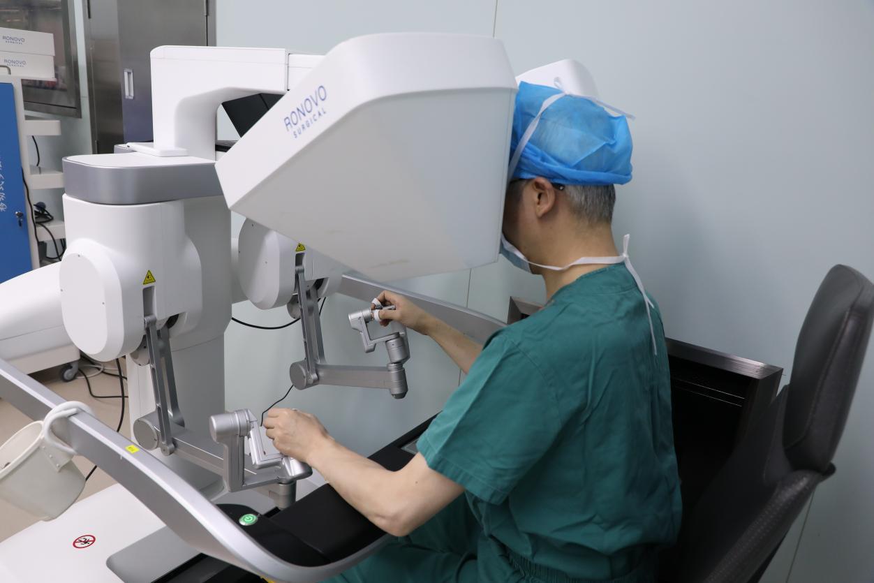 李明主任手术中