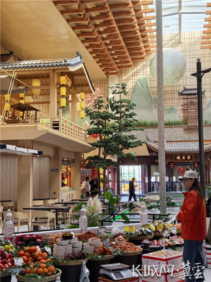 京港澳高速徐水服务区。长城网&middot;冀云客户端记者 张谢雅 摄