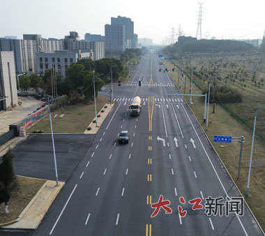新建经开区宏图北大道提升改造工程已完工并正式通车。