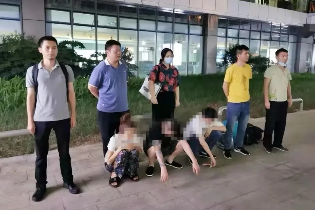 cfad3d8678b34aa8ccda2f3db18b7e12.jpg