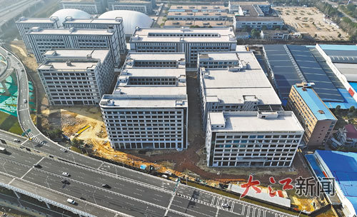 青山湖高新区。