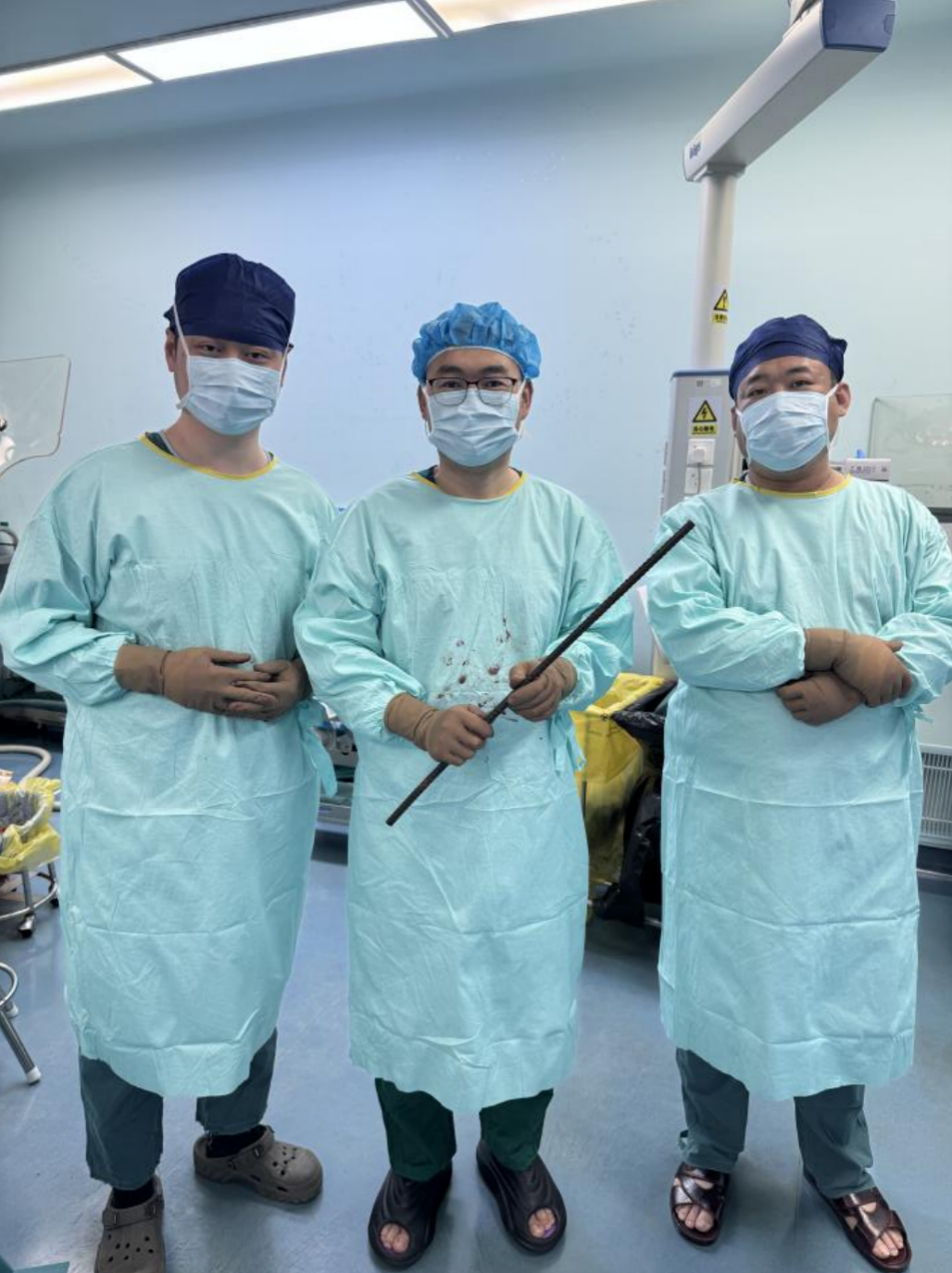 钢筋穿身，与死神抢夺生命 深圳二院多学科硬核施救