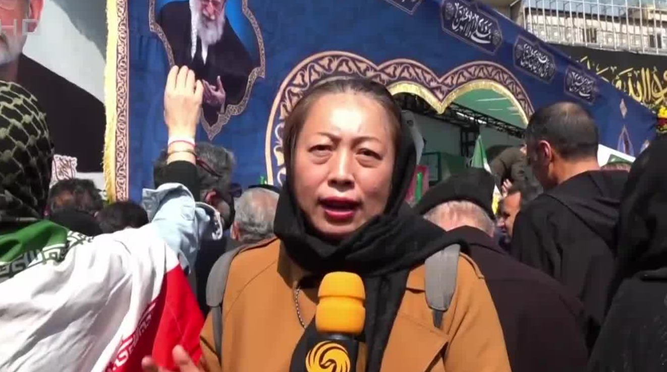 德黑兰举行葬礼集会，悼念拉里贾尼及遇难军官