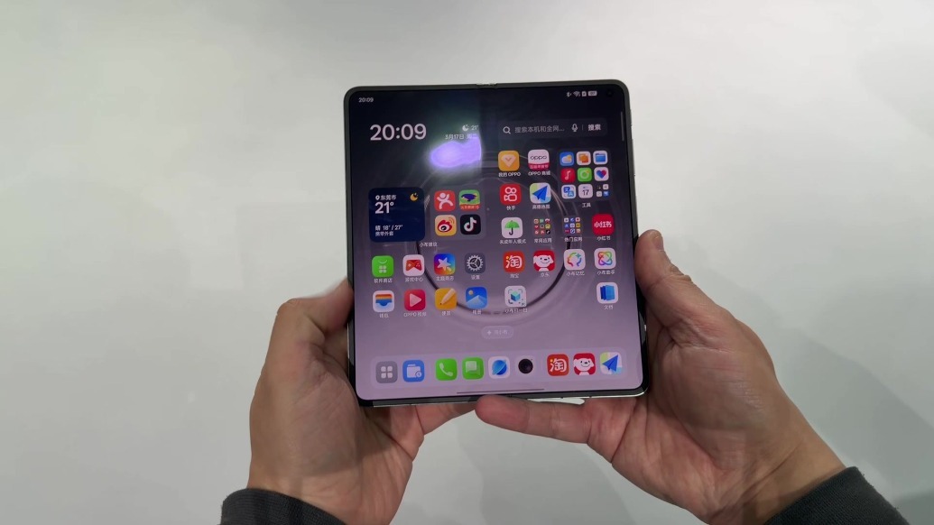 OPPO Find N6折叠旗舰上手：无感折痕是什么体验？