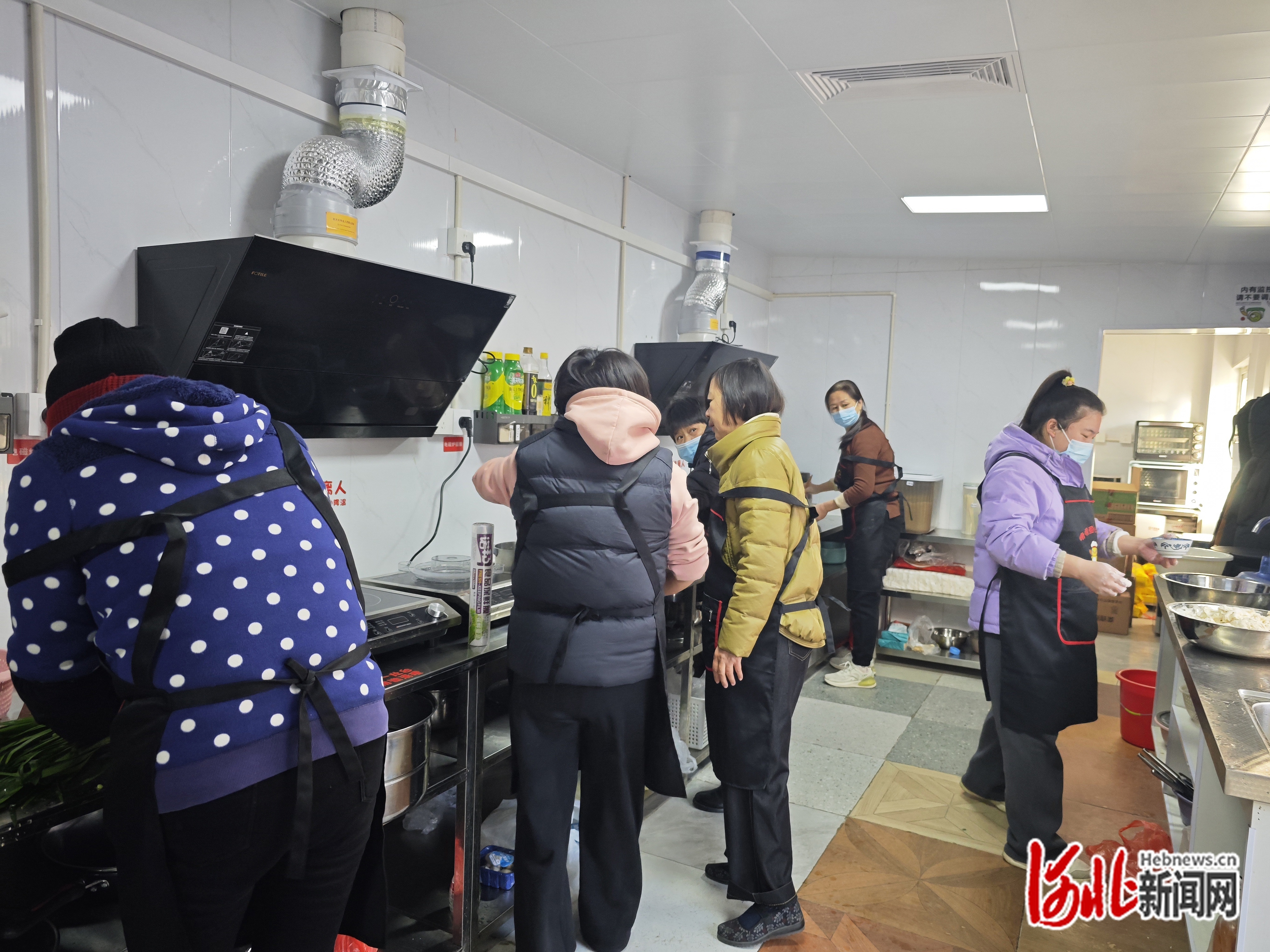 “晴暖助医小家”的爱心厨房。杨丽君供图