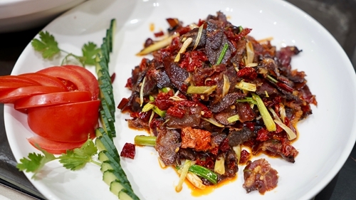 爆炒永新牛肉干