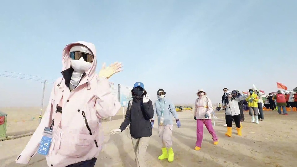 全国各地志愿者踊跃参与2026年“请到民勤种棵树”活动