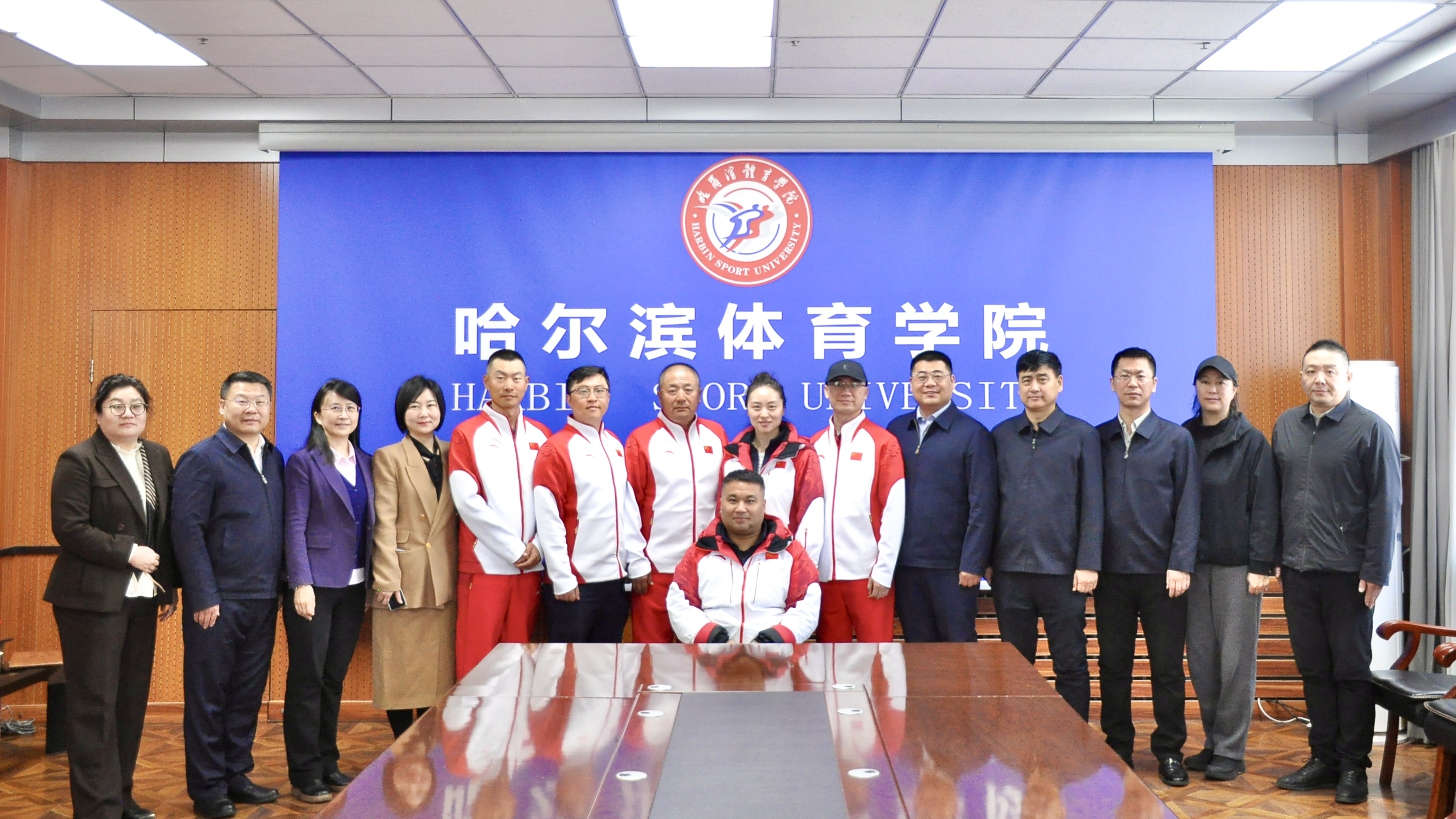 哈体院领导会见米兰冬残奥会冠军团队