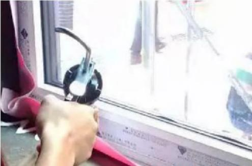 “Z”字打胶处理精细